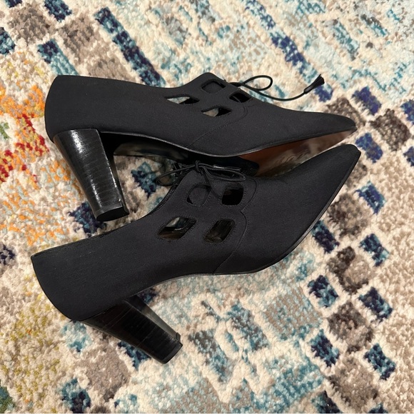 Stuart Weitzman Black Cutout Lace-Up Heels Size 8 - Picture 5 of 6